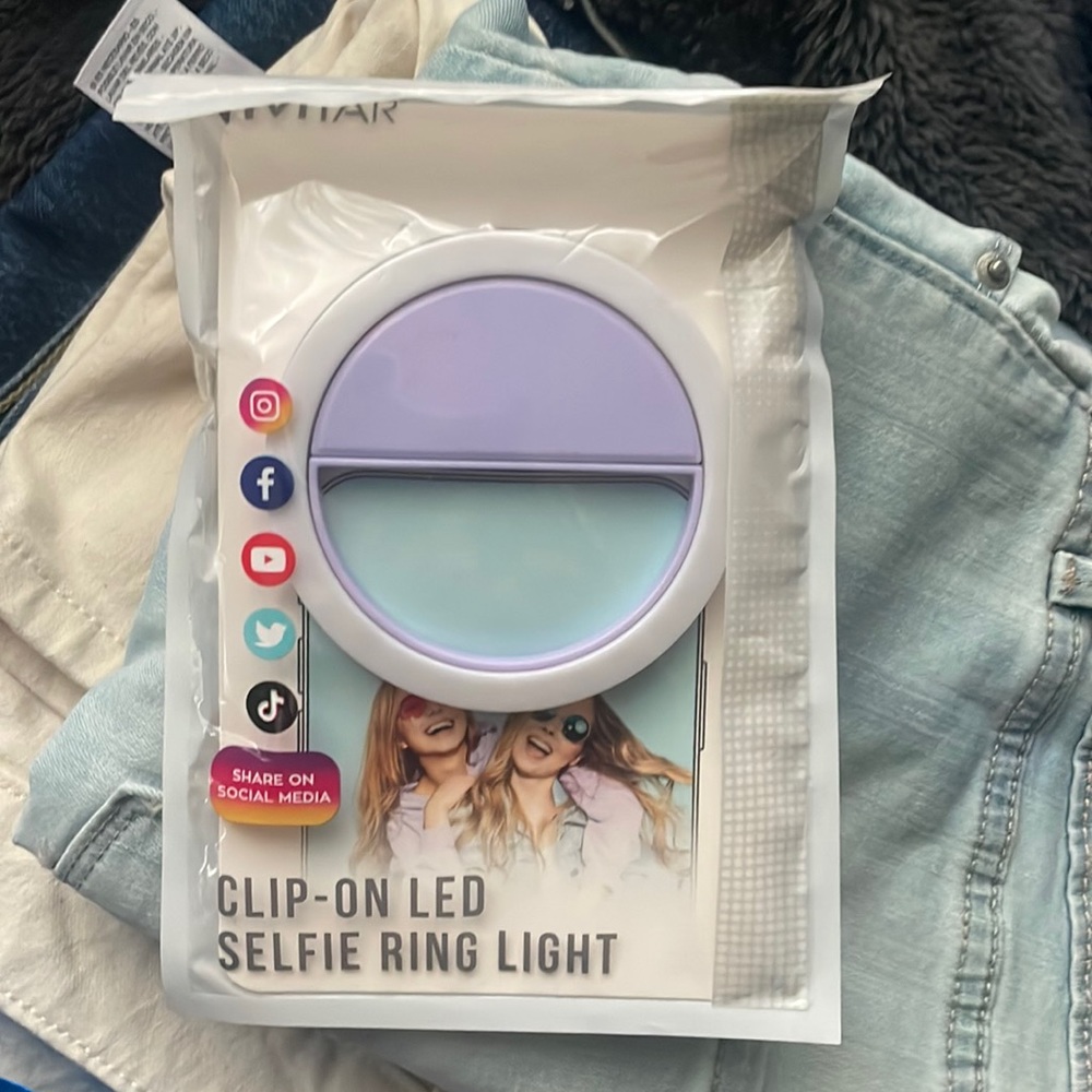Clip on LED selfie ring NWT